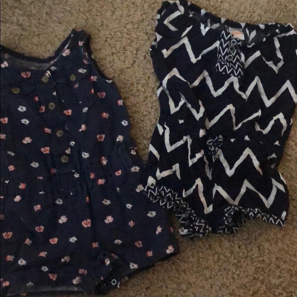 2 Rompers
